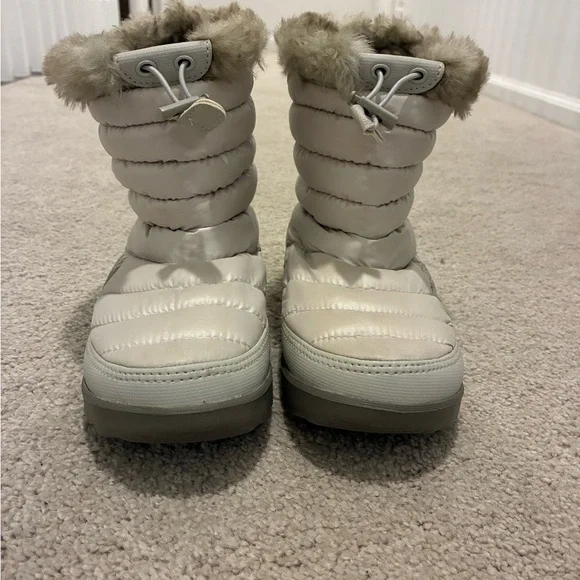 The North Face Winter Boots - Picture 2 of 4